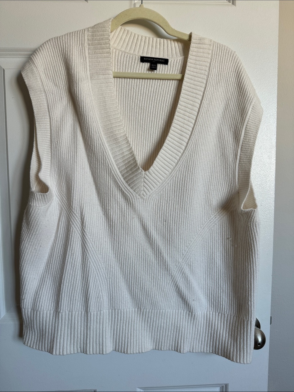Banana Republic Ivory Ribbed V-Neck Sweater Vest